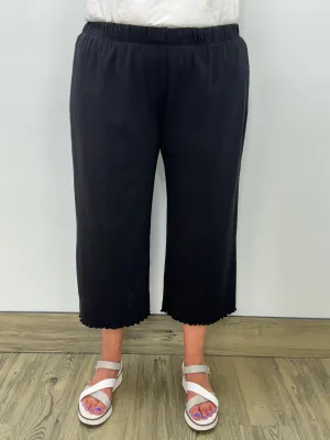 Black Lettuce Edging Crop Pants