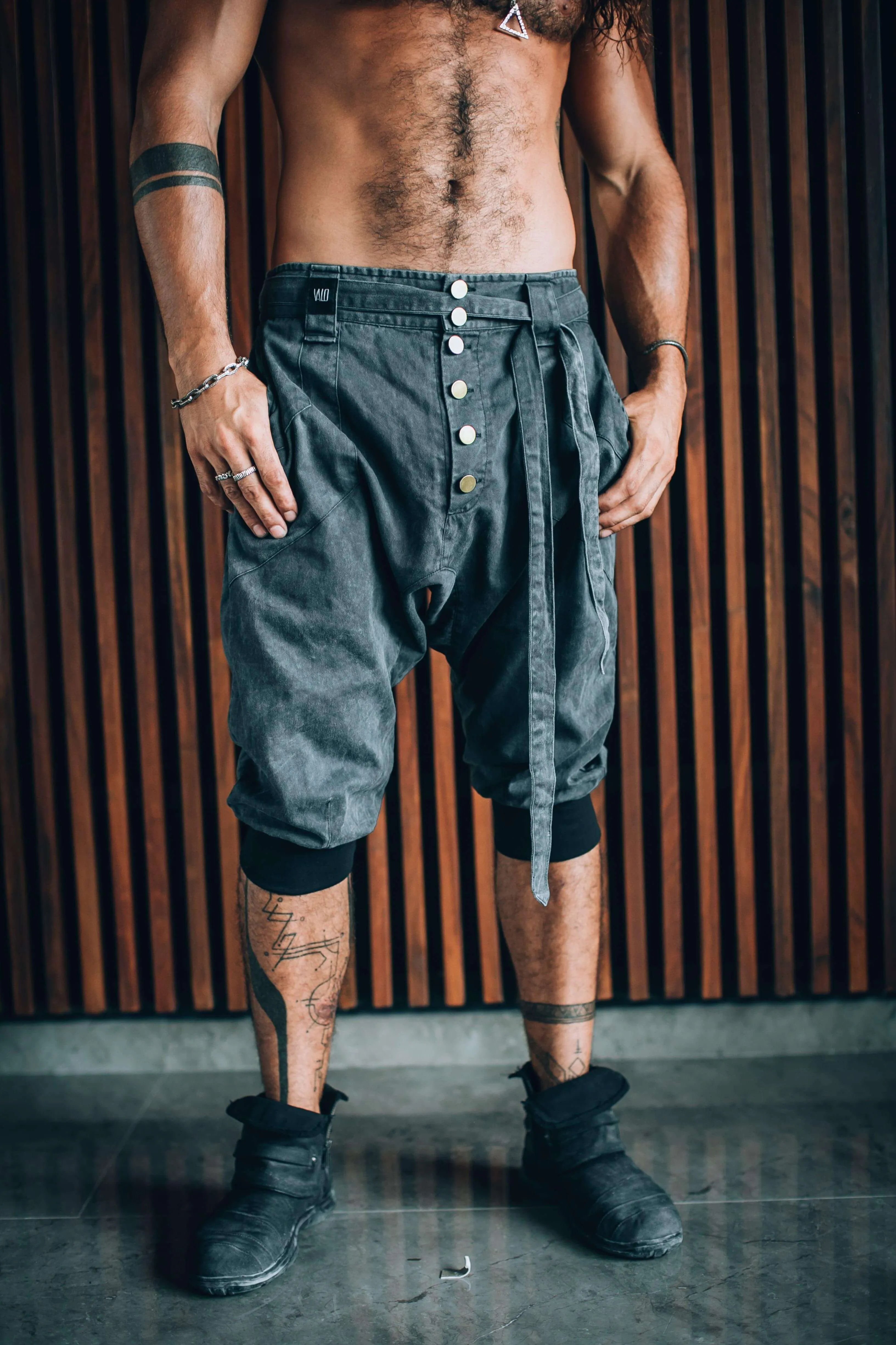 KIVI CAPRI - Stonewash Cotton Drop Crotch Capri Shorts