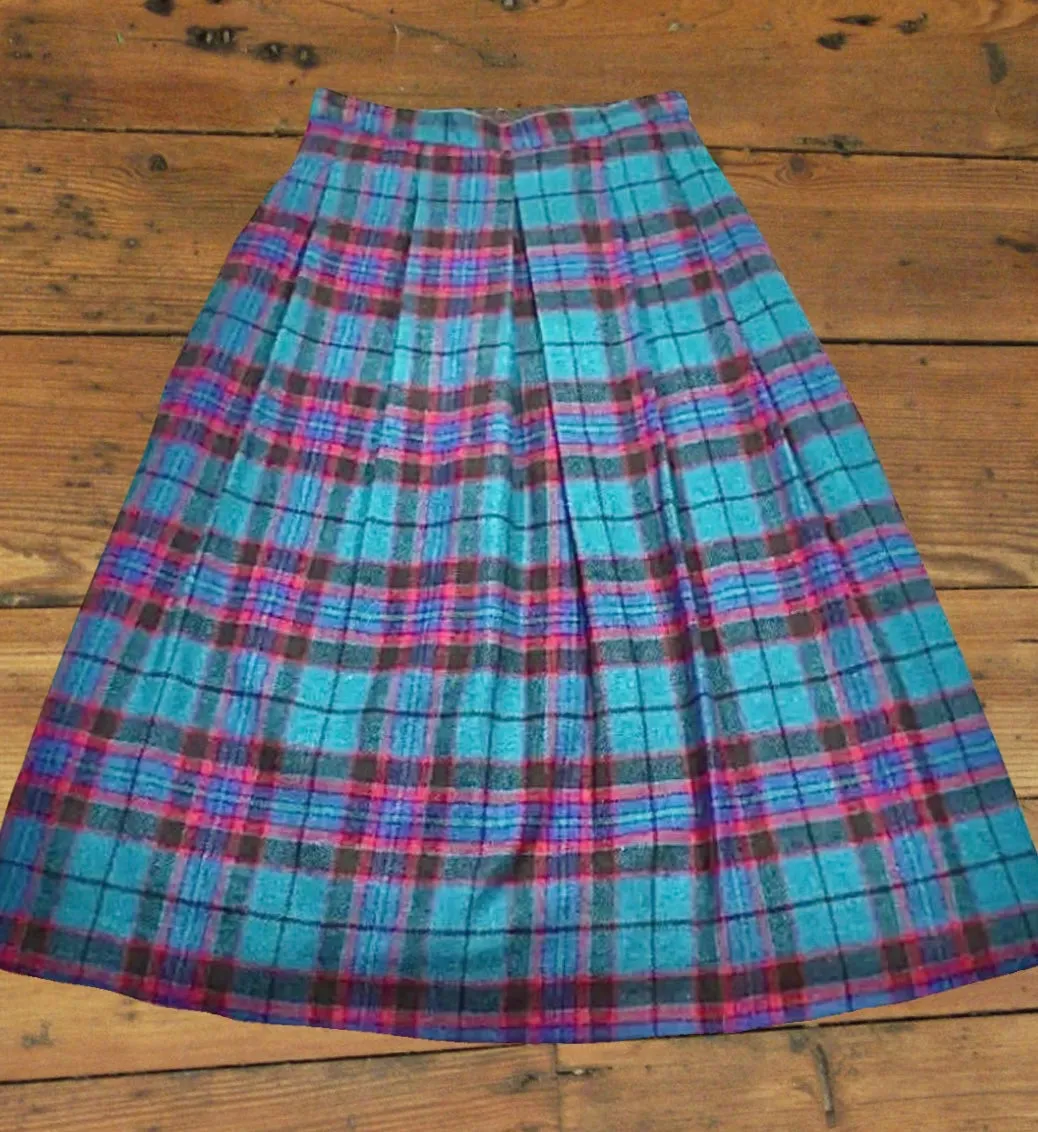 Woolrich Pleated Tartan Wool Skirt [vintage, small/medium]